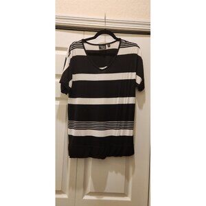 Onque Size M Black & White Striped Blouse